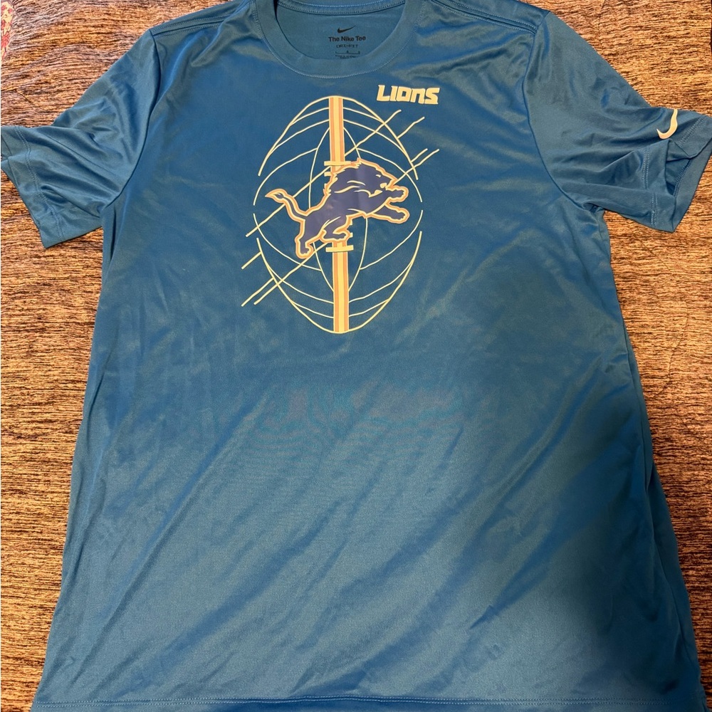 DETROIT LIONS Nike 2023 T-SHIRT
ADULT Large Blue Excellent
Condition Dri-fit